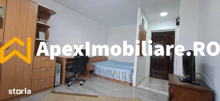 Garsonieră decomandată în Tei