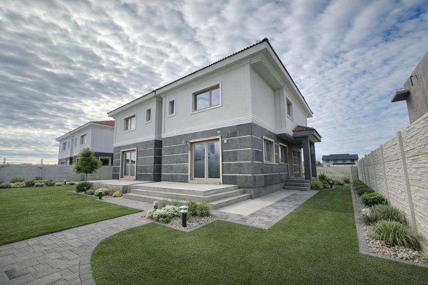 Duplex cu 4 camere cu Canalizare în Moșnița Nouă