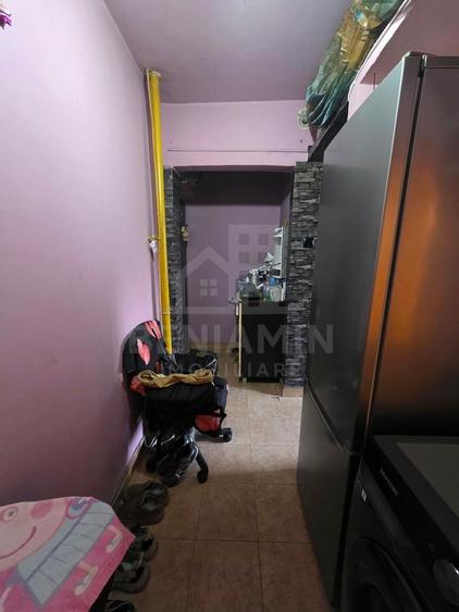 Apartament cu 2 camere semidecomandat, mobilat în Craiovița Nouă