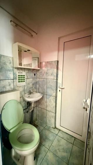 Spațiu comercial, de 81.019996643066 mp, în Republicii