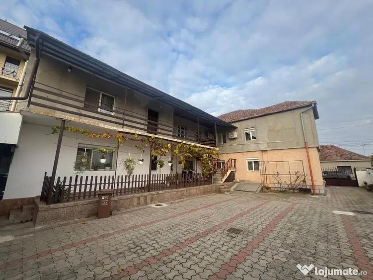 Apartament cu 4 camere decomandat în Aradul Nou
