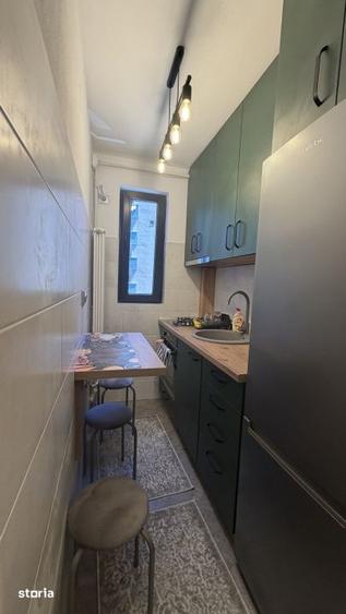 Apartament cu 2 camere semidecomandat, mobilat în Cetate