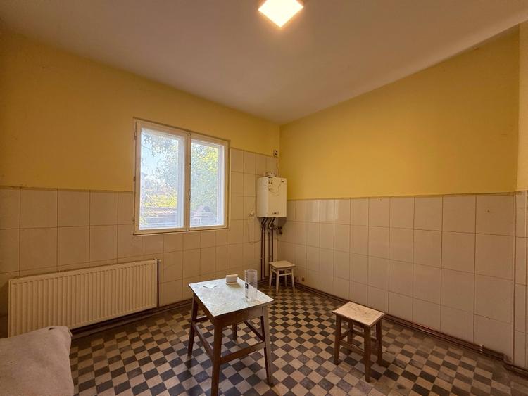 Casă individuală cu 3 camere cu Canalizare în Ultracentral