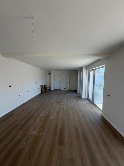 Apartament cu 2 camere nedecomandat în Dâmbul Rotund