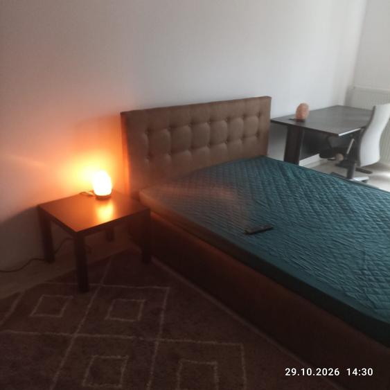 Garsonieră decomandată în Titan