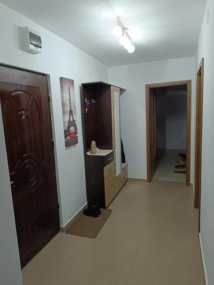 Apartament cu 2 camere decomandat în Girocului