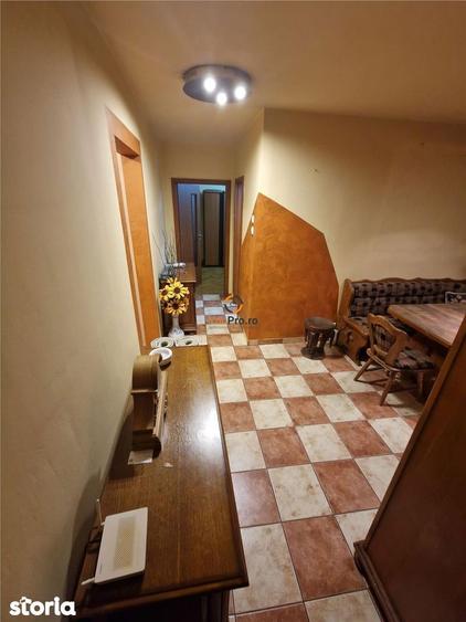 Apartament cu 4 camere decomandat în Circumvalațiunii