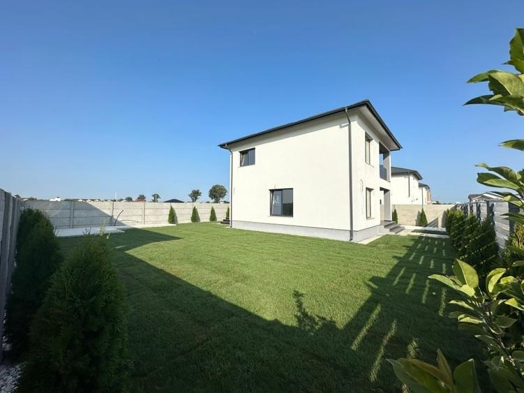Casă individuală cu 4 camere cu Teren 400 Mp în Domnești