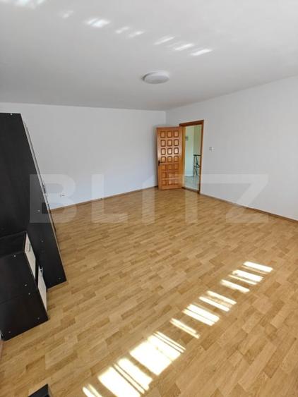 Duplex cu 6 camere cu Canalizare în Exercițiu