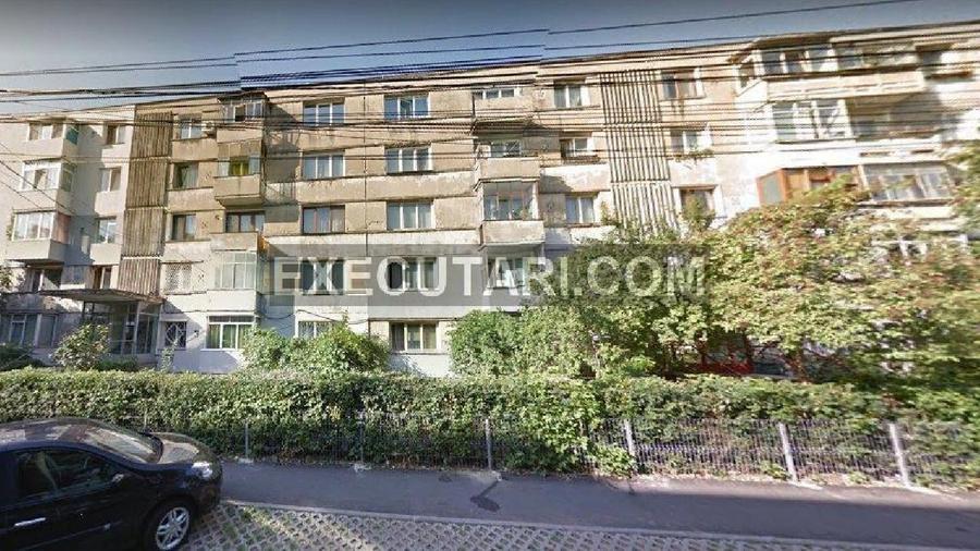 Apartament cu 3 camere în Andrei Mureșanu