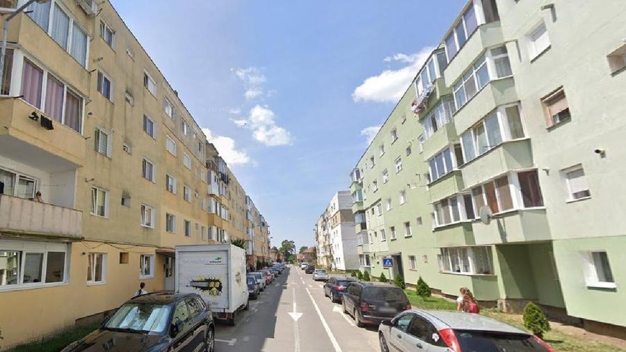 Apartament cu 3 camere decomandat în Feldioara