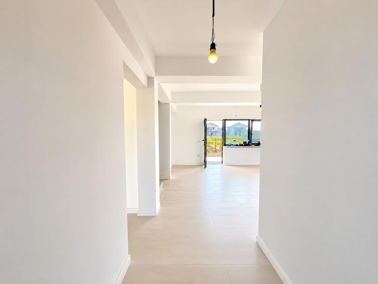 Casă individuală cu 4 camere cu Teren 360 Mp în Berceni