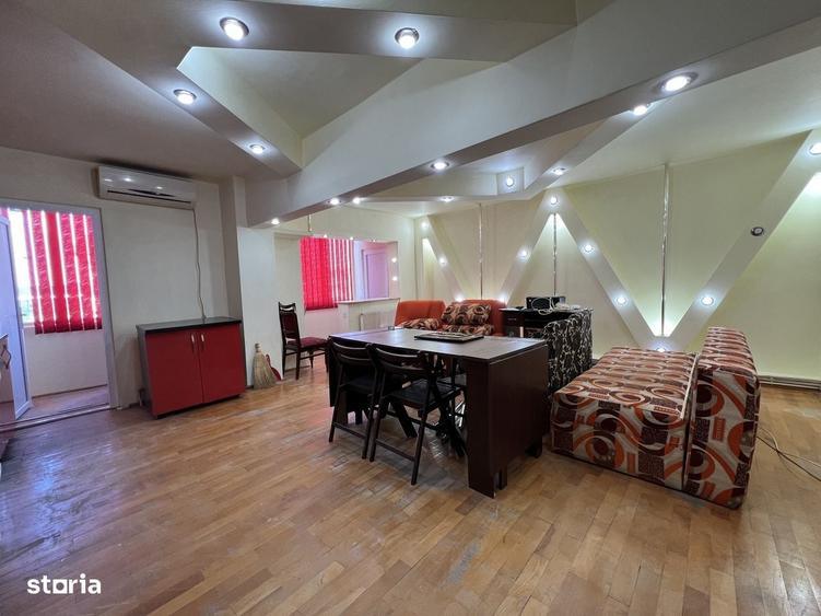 Apartament cu 3 camere decomandat în Central