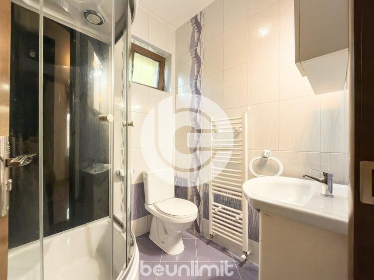 Casă individuală cu 5 camere cu Canalizare în Trei Stejari