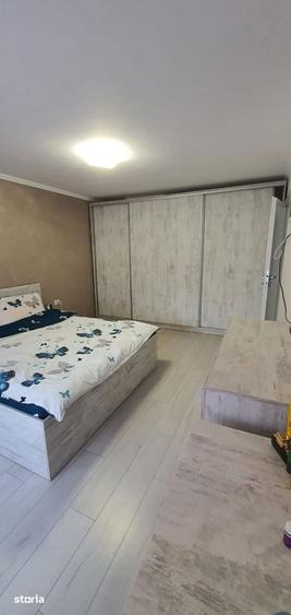 Apartament cu 4 camere decomandat în Rogerius