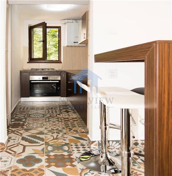 Apartament cu 3 camere decomandat în Plopilor