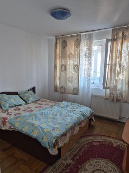 Apartament cu 2 camere semidecomandat în Berceni