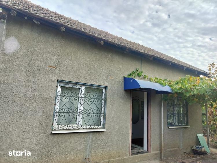 Casă cu 2 camere cu Teren 500 Mp în Poiana Mare