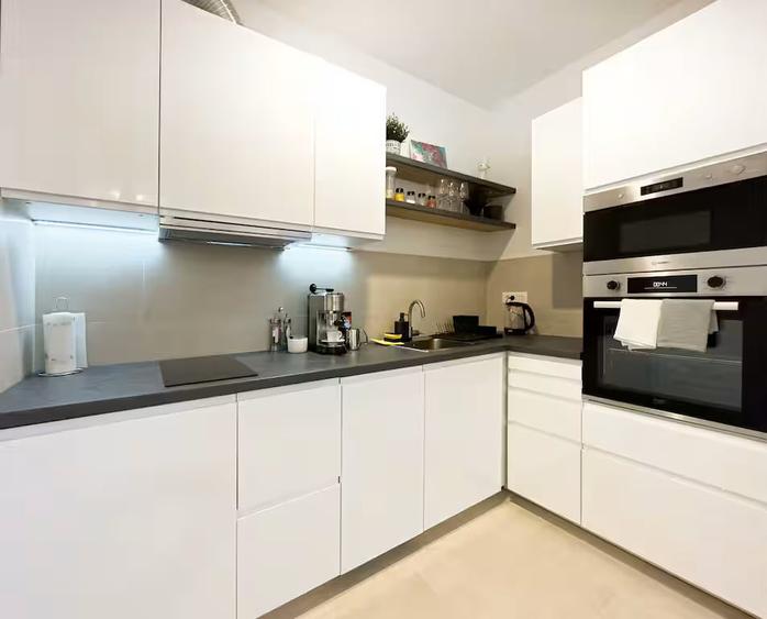 Apartament cu 2 camere decomandat în Jiului