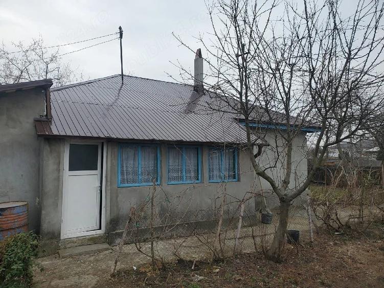 Casă cu 5 camere cu Teren 1100 Mp în Colceag
