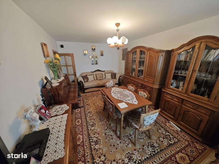 Apartament cu 4 camere decomandat în Central