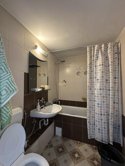 Apartament cu 3 camere decomandat, mobilat în Mărăști