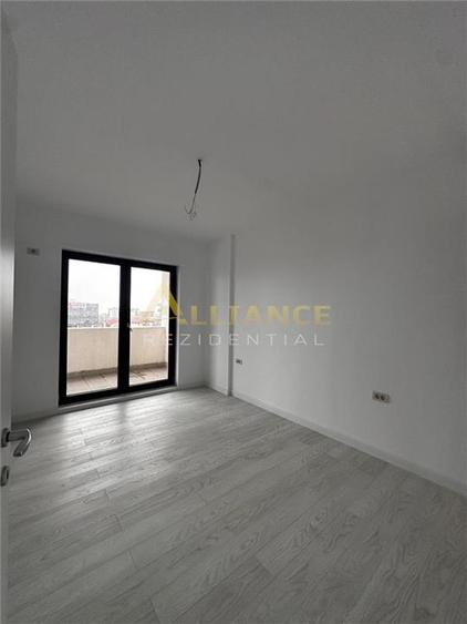 Apartament cu 3 camere decomandat în Fundeni