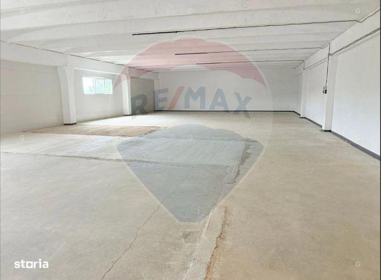 Spațiu comercial, de 1,370 mp, în Central