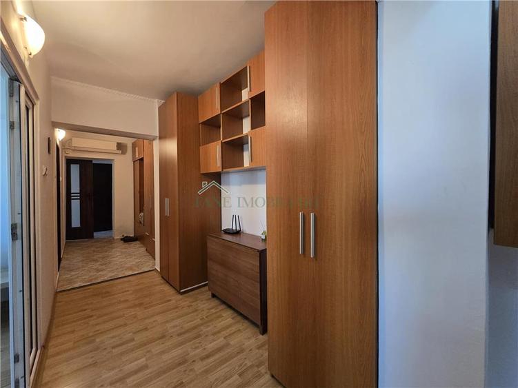Apartament cu 3 camere decomandat, mobilat în Brâncoveanu
