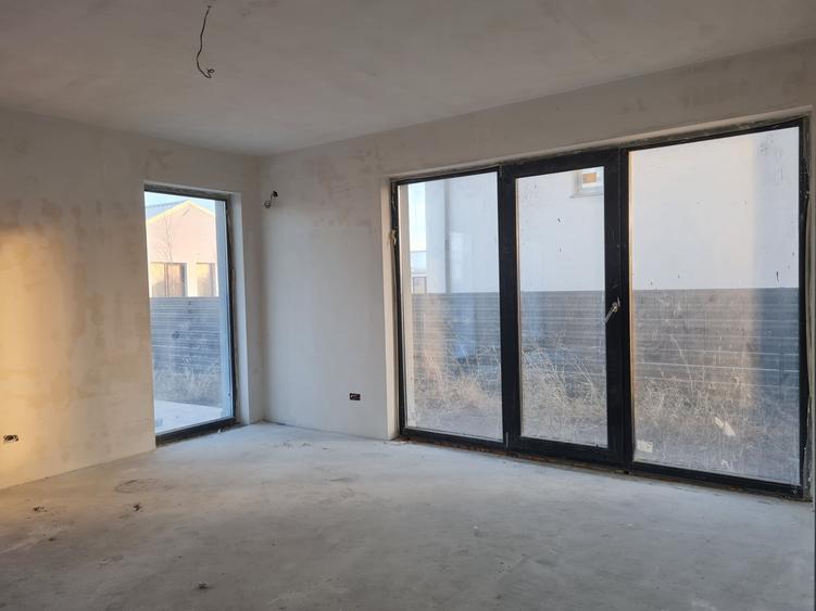Casă individuală cu 5 camere cu Canalizare în Corbeanca