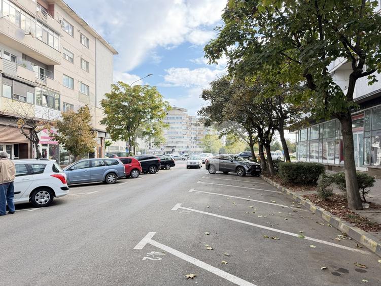 Spațiu comercial, de 72.290000915527 mp, în Ultracentral