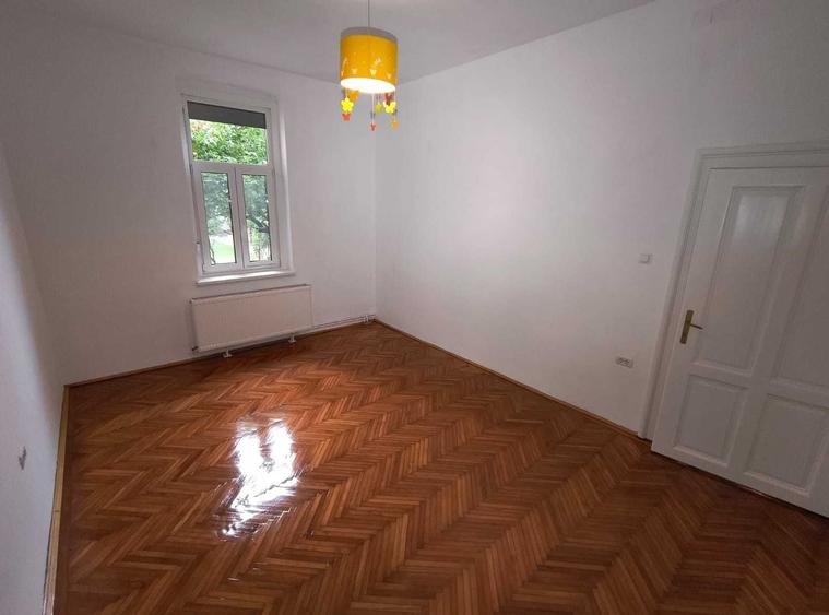 Spațiu comercial, de 95 mp, în P-ța Maria