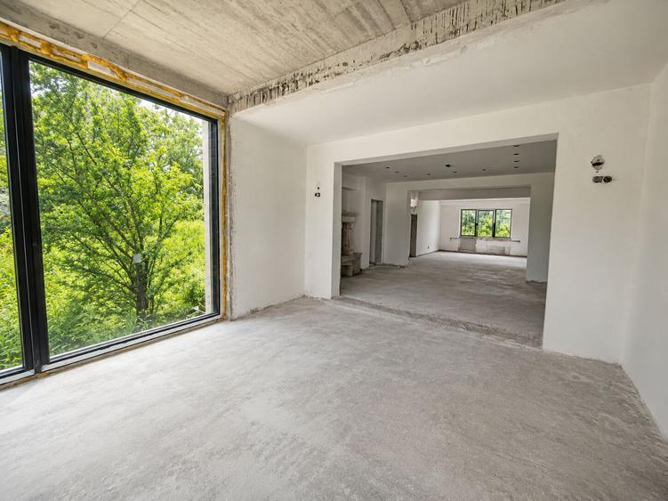Casă individuală cu 9 camere cu Piscina în Ghermănești