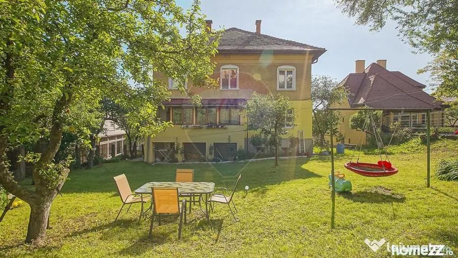 Apartament cu 4 camere decomandat în Dealul Cetății
