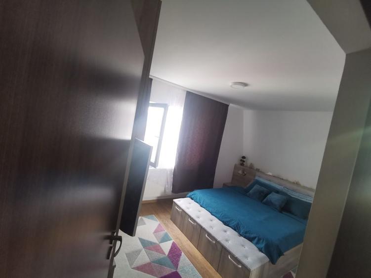 Apartament cu 3 camere decomandat în Exterior Vest