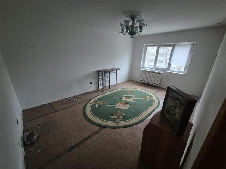 Apartament cu 2 camere decomandat în Călărași