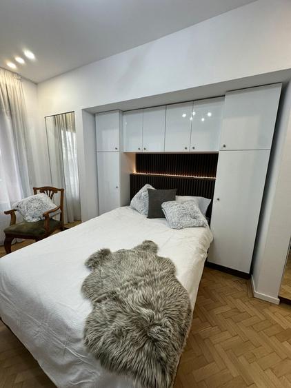 Apartament cu 3 camere semidecomandat, mobilat în Sala Palatului