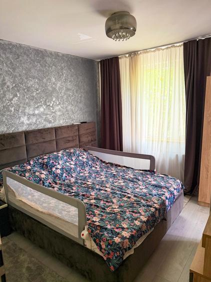 Apartament cu 3 camere semidecomandat, mobilat în Gorjului