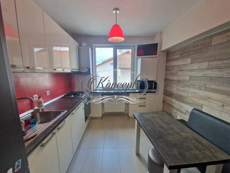 Apartament cu 3 camere semidecomandat, mobilat în Andrei Mureșanu