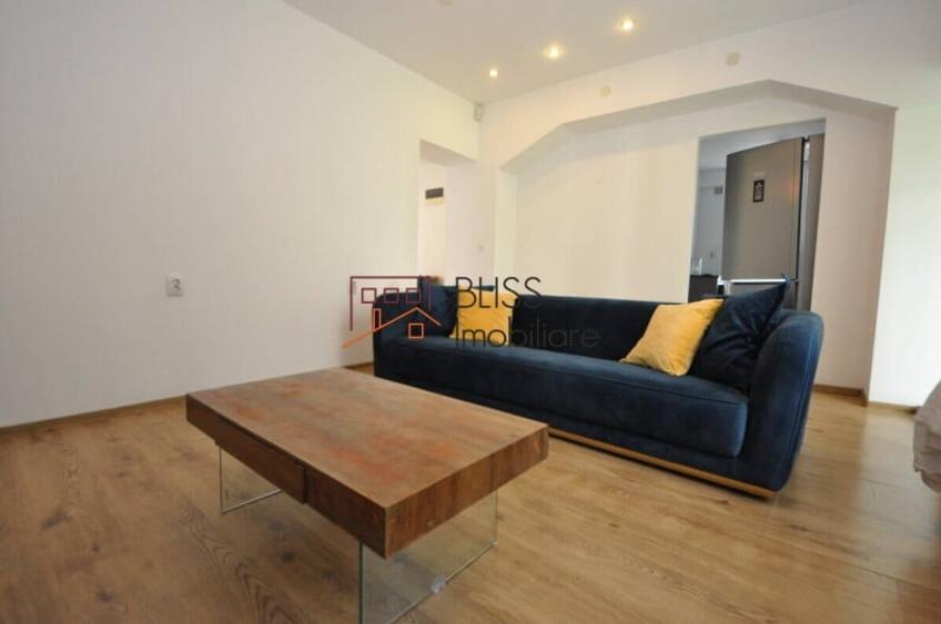 Apartament cu 5 camere decomandat în P-ța Dorobanți