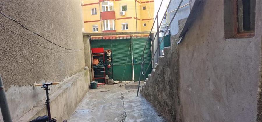 Duplex cu 2 camere cu Canalizare în Central