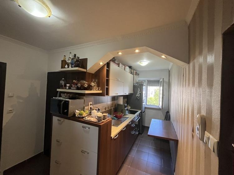 Apartament cu 2 camere decomandat în Exterior Vest