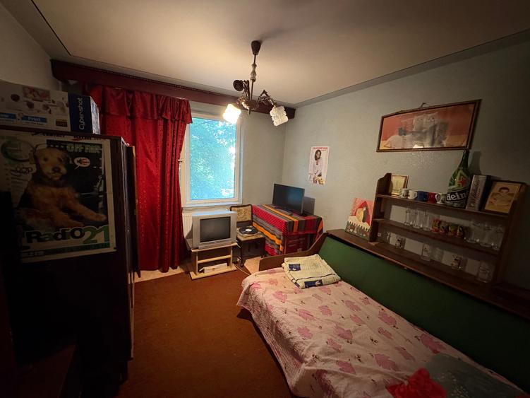 Apartament cu 3 camere decomandat în Lujerului