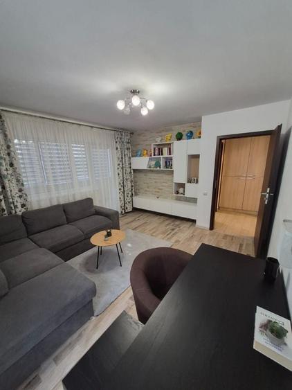 Apartament cu 2 camere decomandat în Metalurgiei