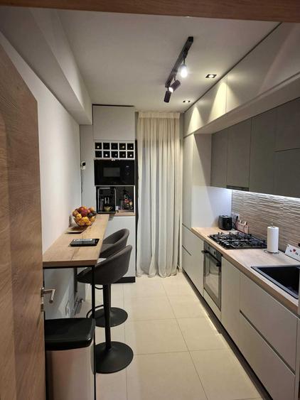 Apartament cu 3 camere decomandat în Central