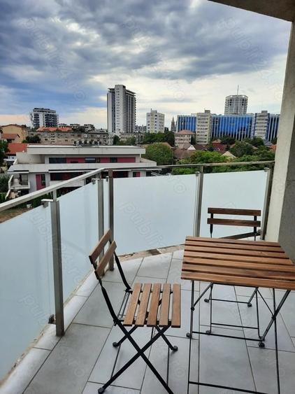 Apartament cu 3 camere semidecomandat în Tipografilor