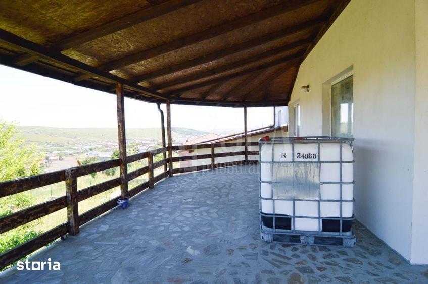 Casă cu 5 camere cu Teren 1100 Mp în Central