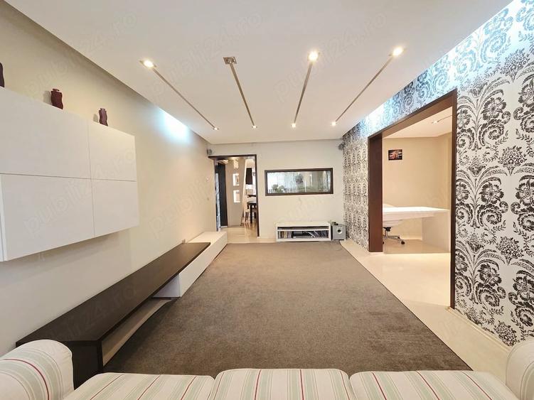 Apartament cu 4 camere decomandat în Central