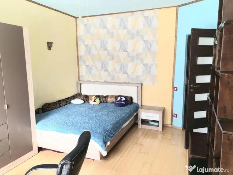 Apartament cu 3 camere decomandat în Zorilor