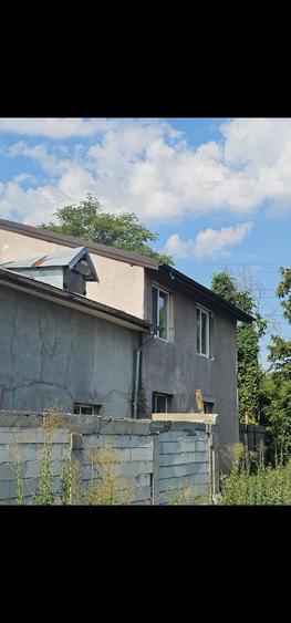 Casă cu 2 camere cu Teren 100 Mp în Central